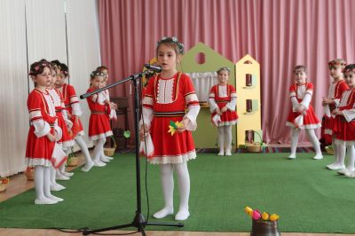 Пролетен празник "Лазаровден" представен от група "Звездички" - ДГ 15 Звънче - Детска градина в град Казанлък