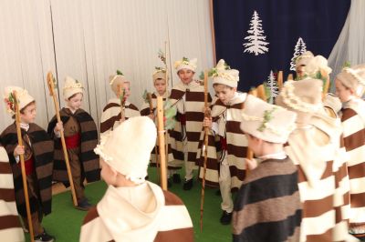 Коледари 2024 - ДГ 15 Звънче - Детска градина в град Казанлък